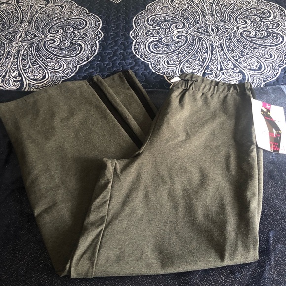 Women with Control grey jogger with black stripes - Picture 2 of 11